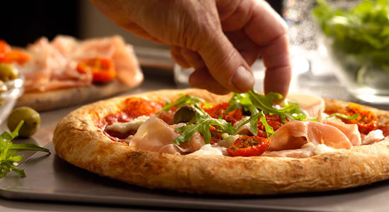 baked crust ham pizza 