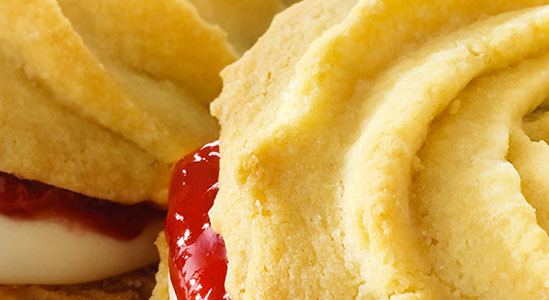 Jam and cream stuffed macaroon 